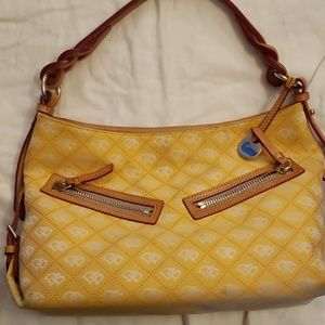 DOONEY & BOURKE yellow fabric logo slouch shoulder
